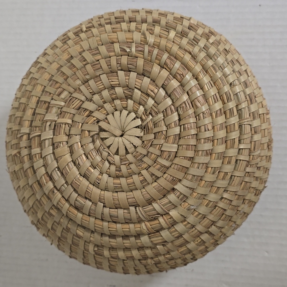 South Carolina Handwoven Sweetgrass Basket - Picture 9 of 16